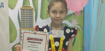 Диана Поплавская достойно представила ДОУ 387 на городском фестивале звезд  конкурса 